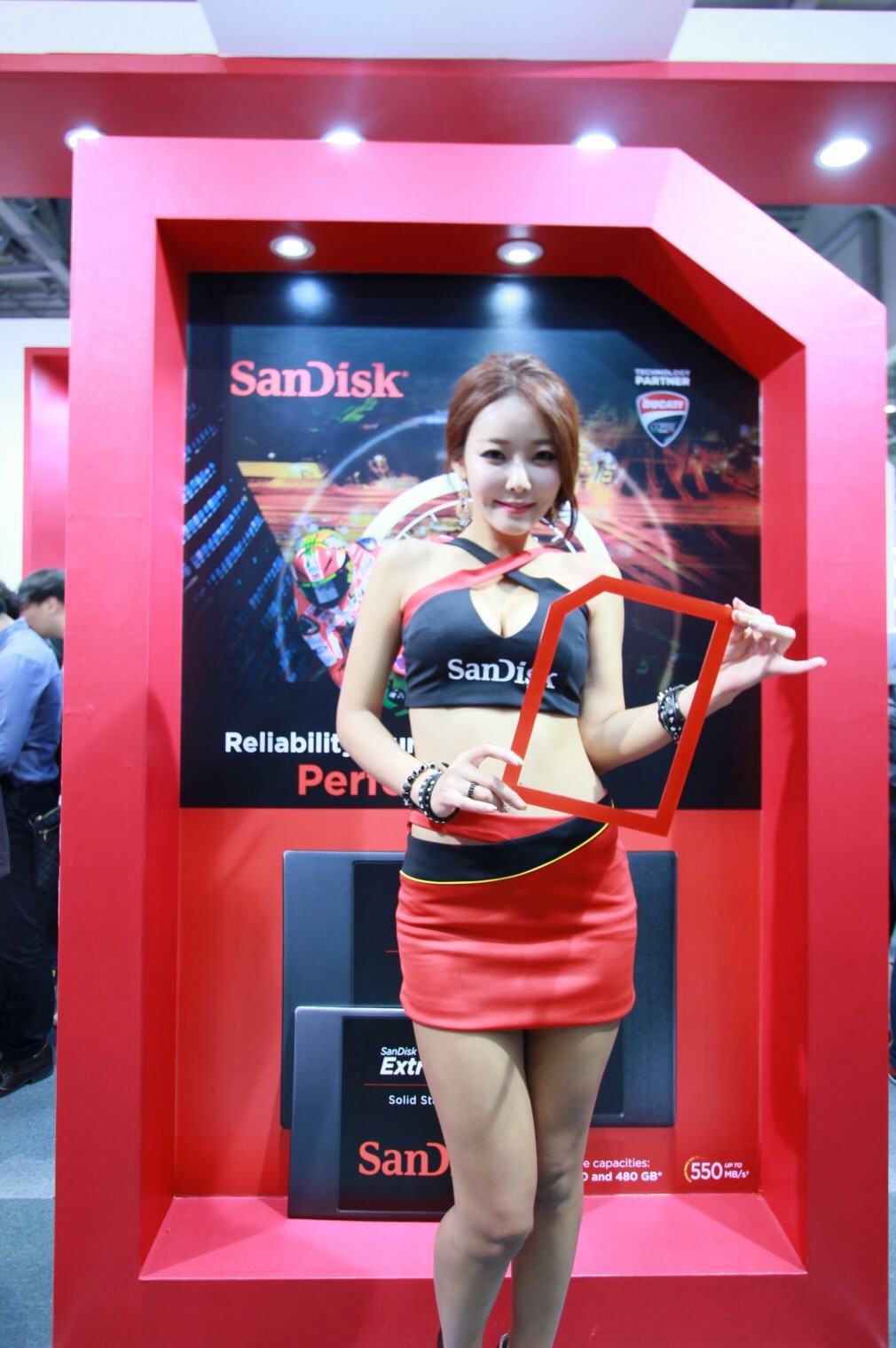 지스타 샌디스크 부스걸_이다희_1