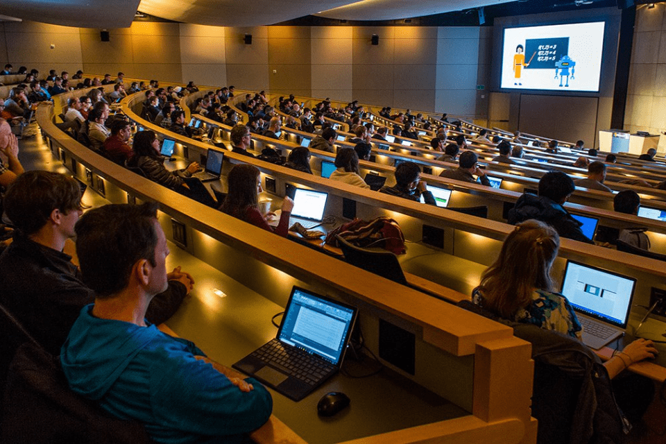 MS∙AWS∙Google ‘미래 인재를 선점하라' ∙∙∙AI∙클라우드 인재 육성 프로그램 풀 가동'