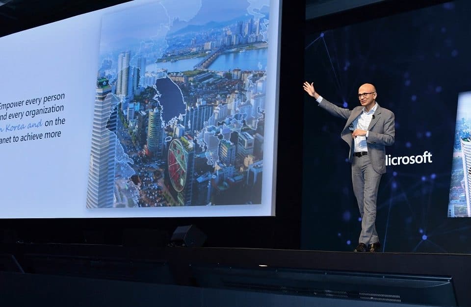 사티아 나델라 MS CEO, "하이브리드 업무 역설과 대규모 개편 메가 트렌드, 디지털 기술 유연성 제공으로 대응"
