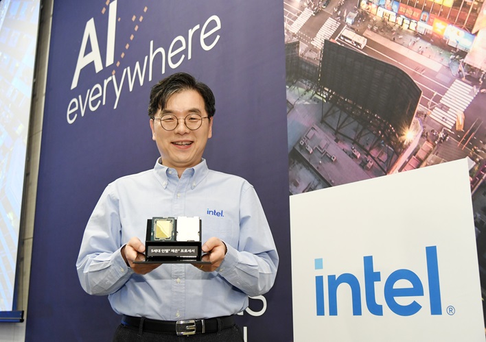 [인텔 AI 에브리웨어] 나승주 상무, "AI 확산 위한 비용∙산업 특화 LLM  구축 두마리 토끼잡는 5세대 인텔 제온 프로세서"