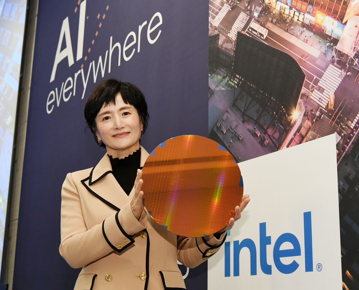 [인텔 AI 에브리웨어] 권명숙 인텔코리아 대표, "클라우드∙PC∙엣지∙네트워크 등 전 영역에 최상의 AI 솔루션 지원"