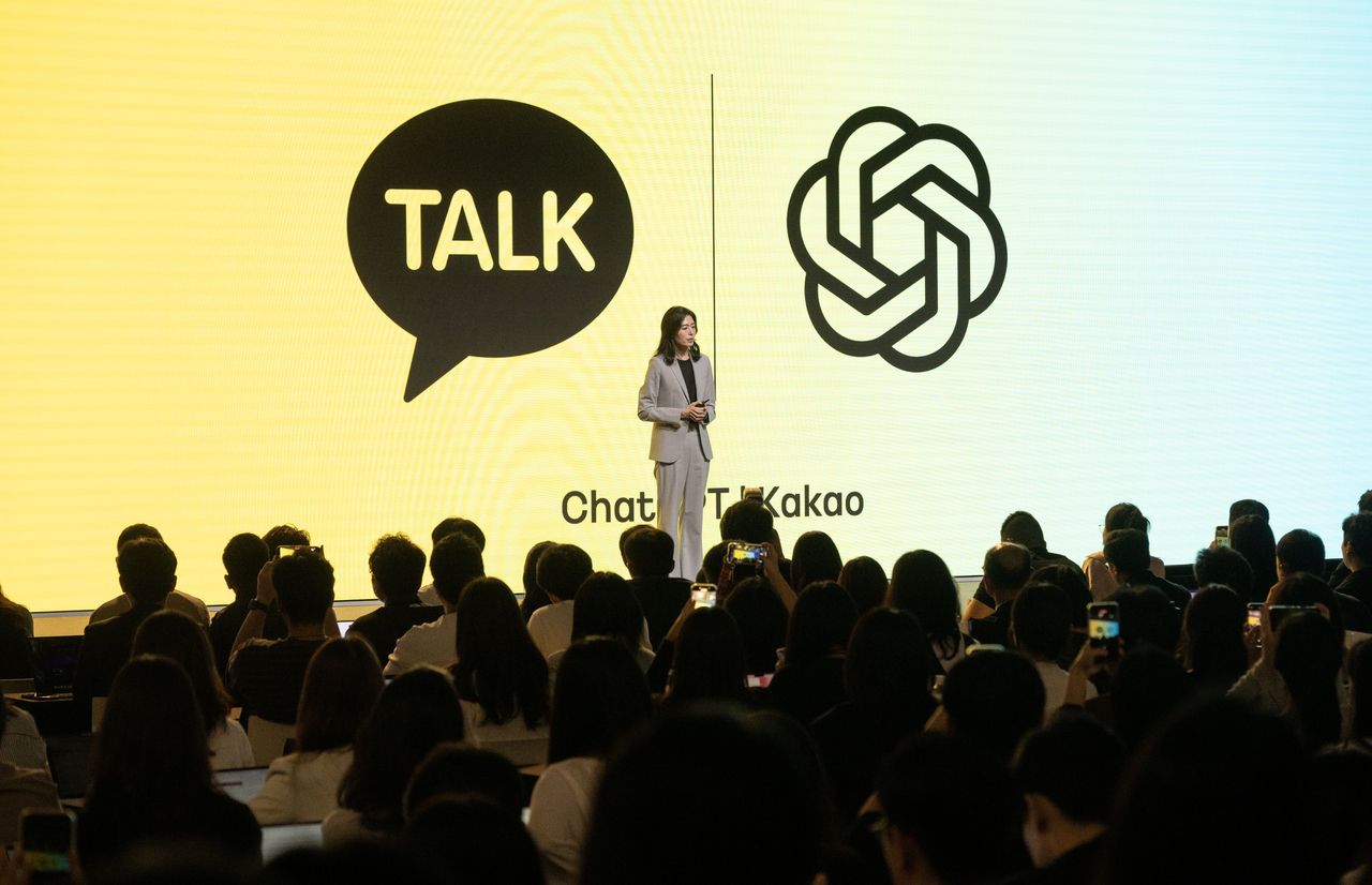 '탈카톡' 논란 뒤집은 카카오…AI 품고 체류시간 10% 늘어