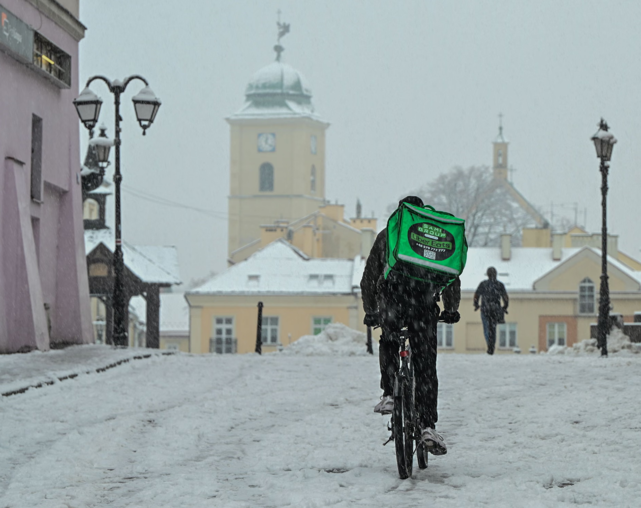 폴란드는 폭설로 정전, 스리랑카는 기록적 홍수…기후변화가 만든 상반된 재난