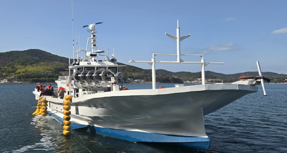 국내 첫 ‘전기복합추진 어선’ 진수…어업도 탄소중립 전환 시동